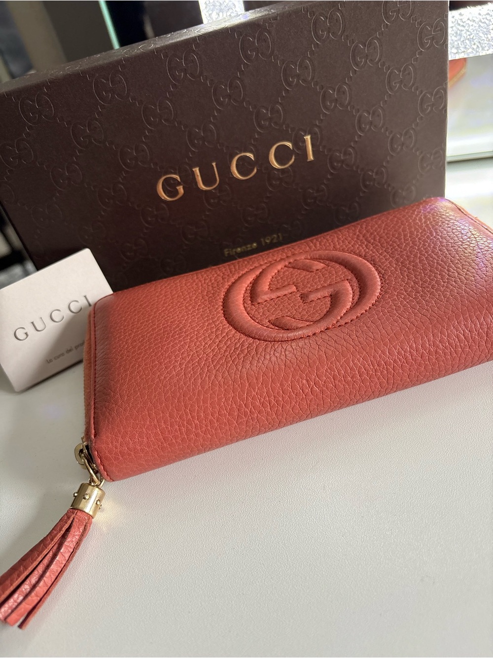 Gucci terracotta Leather Zip-Around Wallet with Embossed GG - Picture 2 of 9